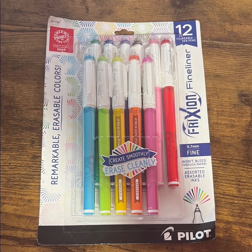 Rocketbook Everlast with 12 Pilot FriXion Fineliner Erasable Marker Pens
